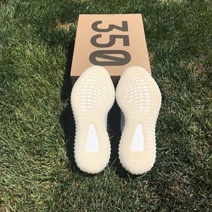 Yeezy 350 cloud white non reflective